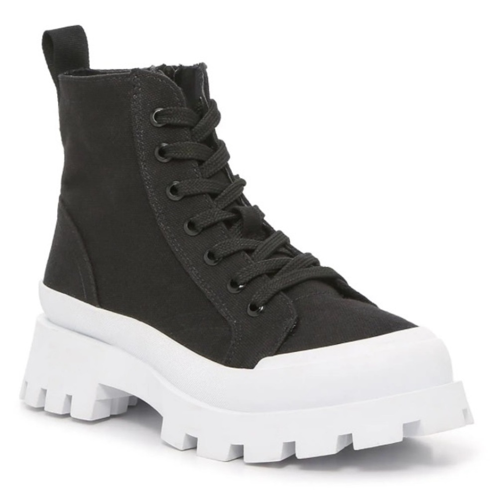 🆕 Steve Madden Linzi Hightop
Sneaker | Women's | Black | Size 10 |New in box